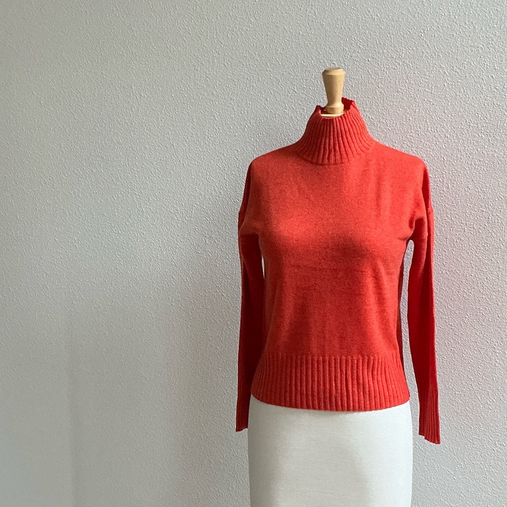 Kinross Cashmere Turtleneck Sweater in Lobster